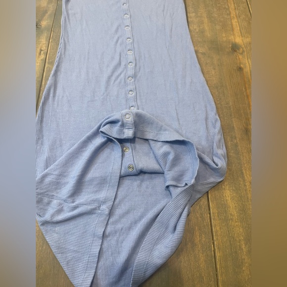 SOLD ✅ Forever 21 Women’s Short Sleeve Light Blue Snap Button Pullover Dress SM - Picture 4 of 6